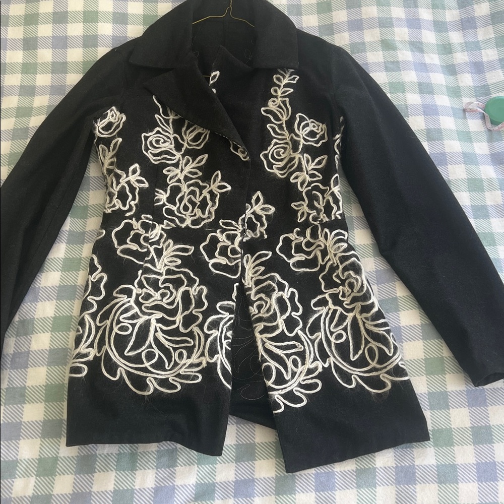Jill McGowen Black Floral Embroidered Jacket - Picture 5 of 5